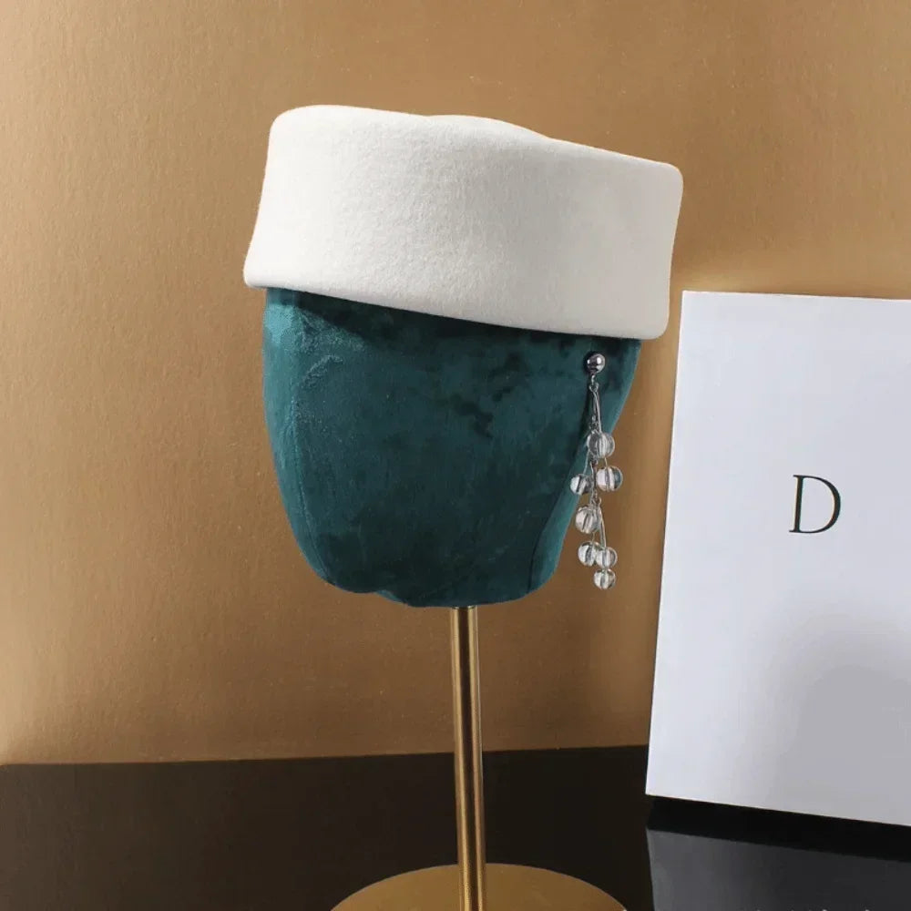Gorro elegante de iglesia