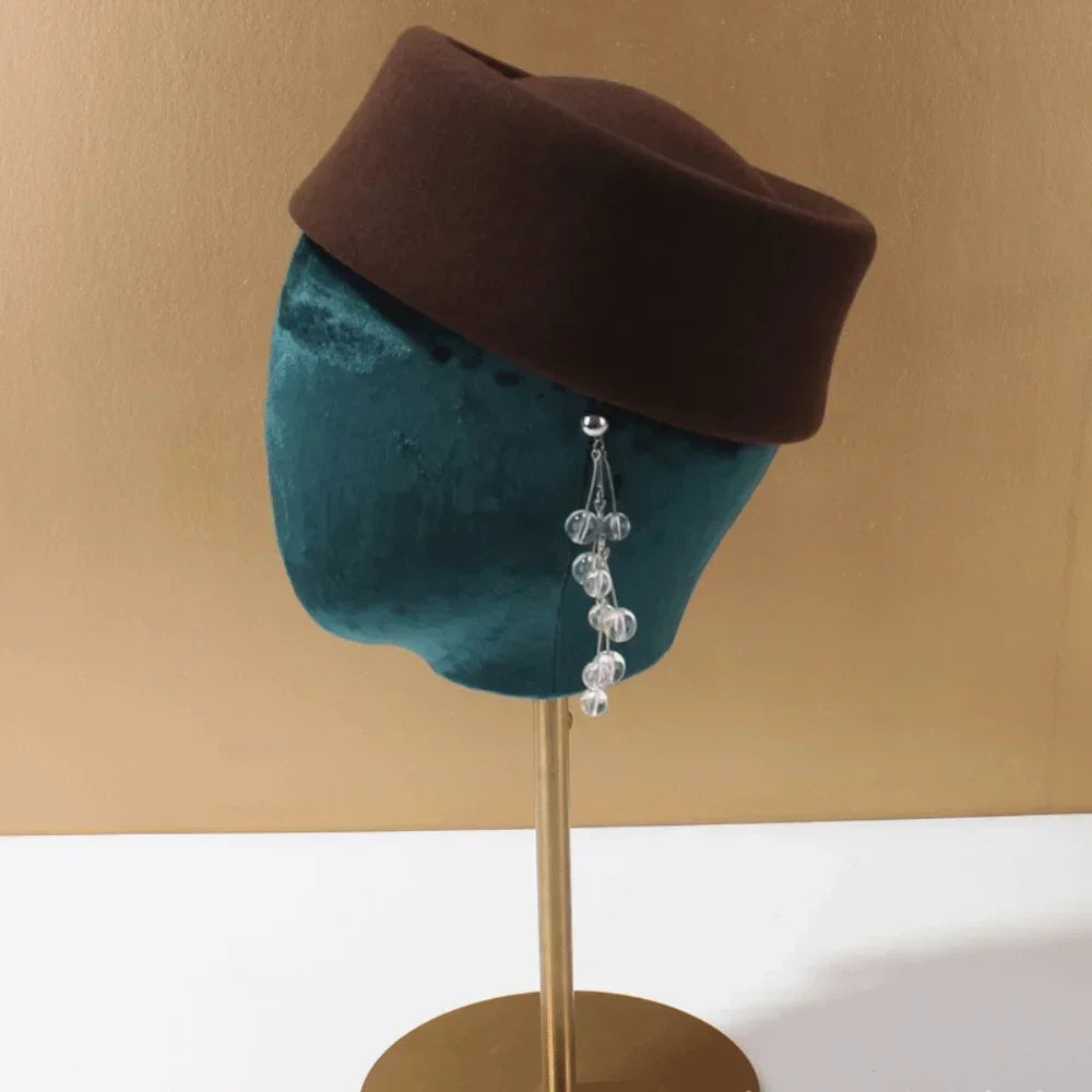 Gorro elegante de iglesia