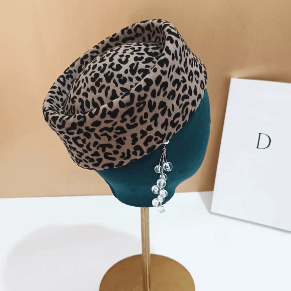 Gorro elegante de iglesia